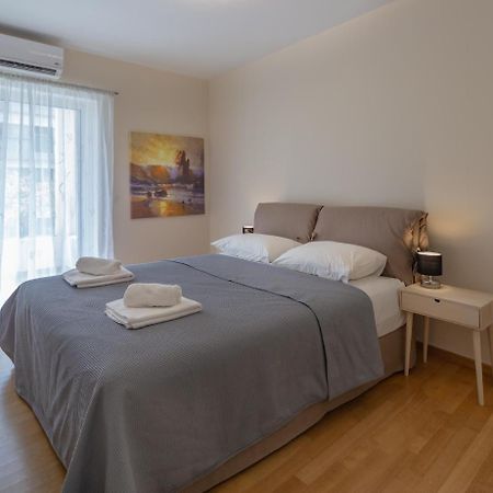Sagittarius - Faliro Sea Side Apartment Atenas Exterior foto