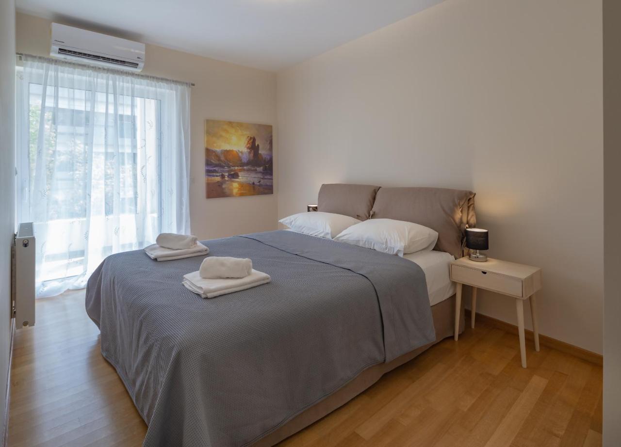 Sagittarius - Faliro Sea Side Apartment Atenas Exterior foto